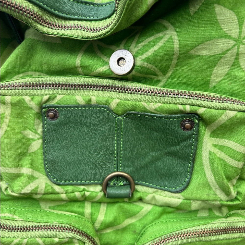 Green Patterned Bag With Leaf Design - image 1